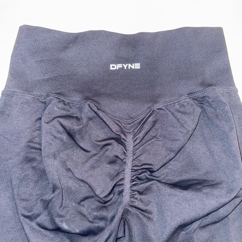 DFYNE Black High-Waisted Leggings